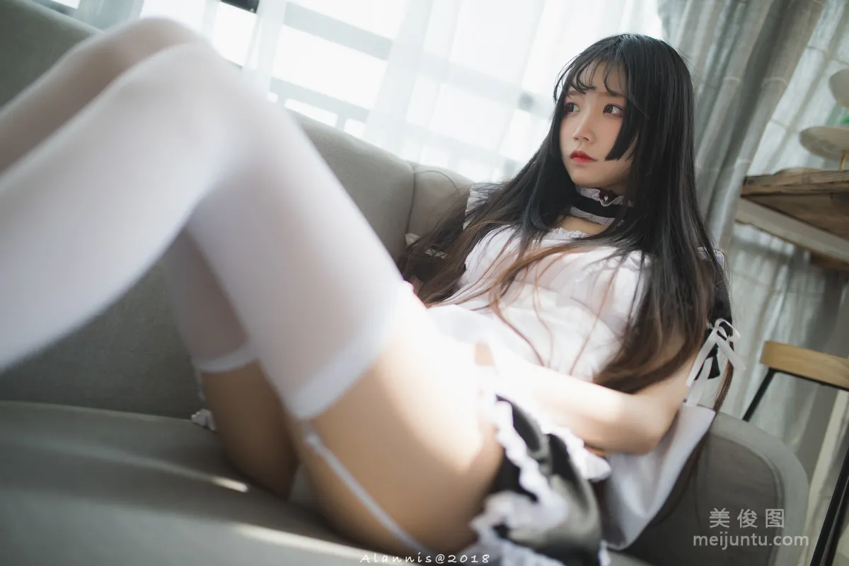 [美女Coser] 五更百鬼 《女仆》 写真集26