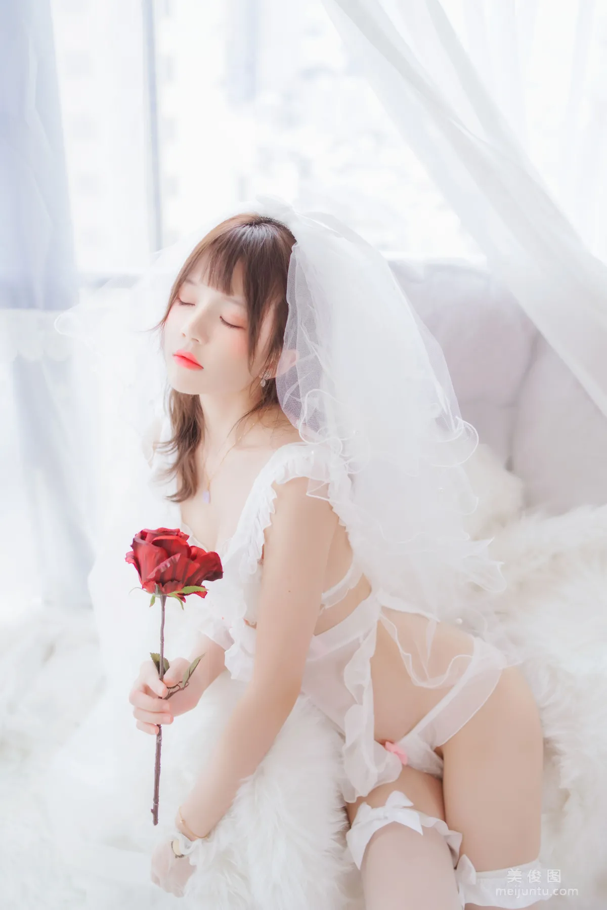 [美女Coser] 桜桃喵 《轻纱01》 写真集13