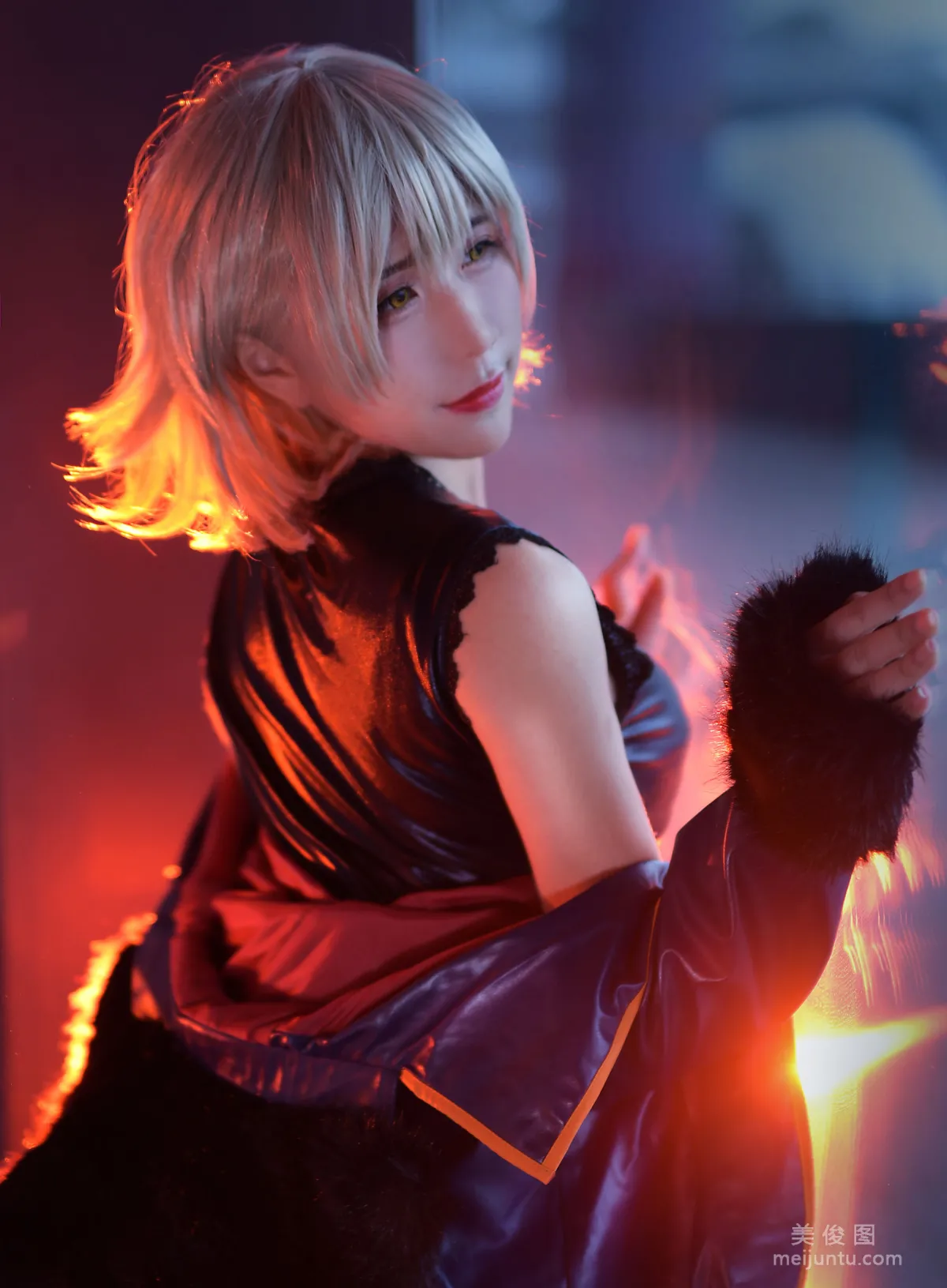 [网红Coser] 九曲Jean 《黑贞德》 写真集18