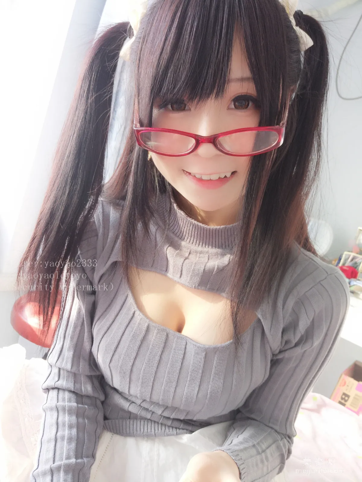 Coser摇摇乐yoyo 《黑丝美少女》 写真集44