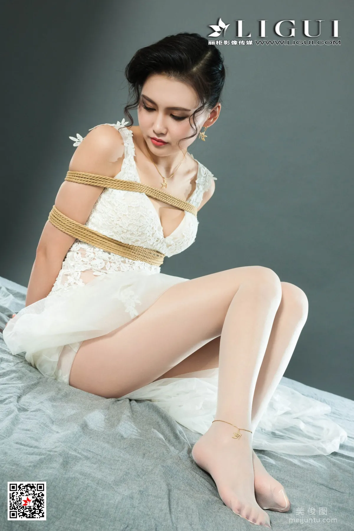 [丽柜Ligui] Model 安安 《婚纱美束》 写真集3