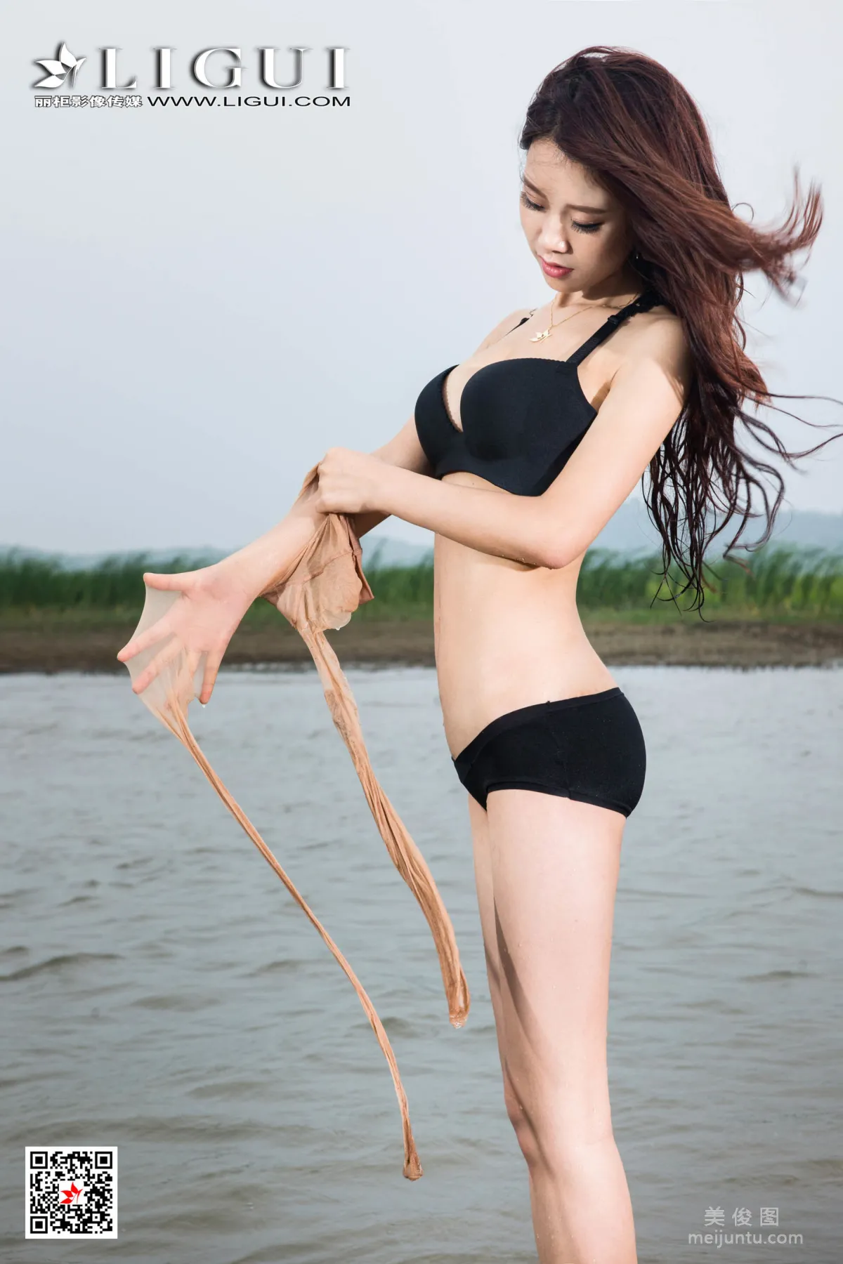 [丽柜Ligui] Model 语寒 《海边丝袜人体》 写真集96