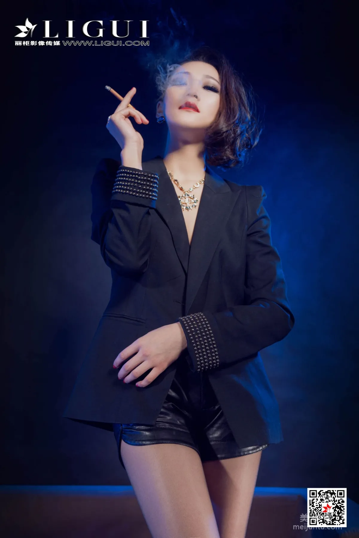 [丽柜Ligui] Model 曼蒂 《西装黑丝女郎》 写真集9