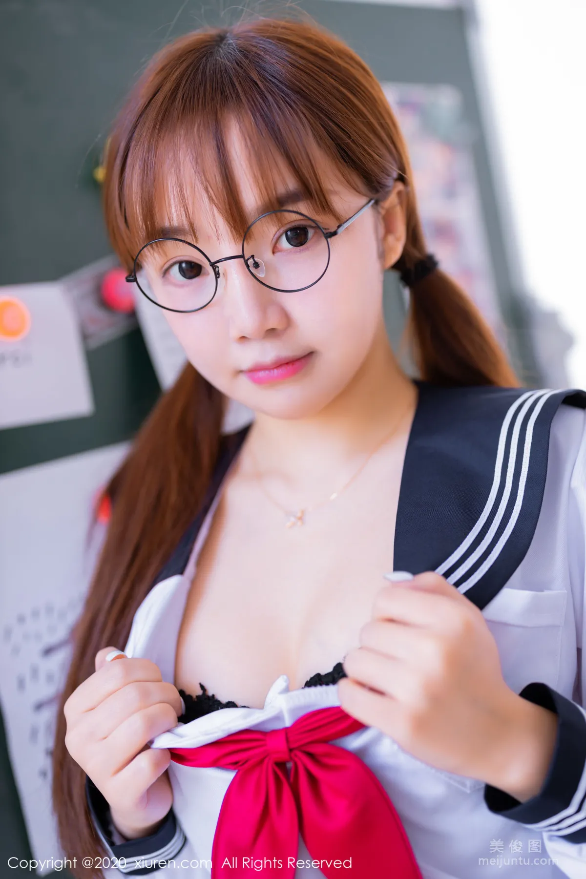 [秀人XiuRen] No.2196 团团子_una 《童颜巨乳JK制服》 写真集13