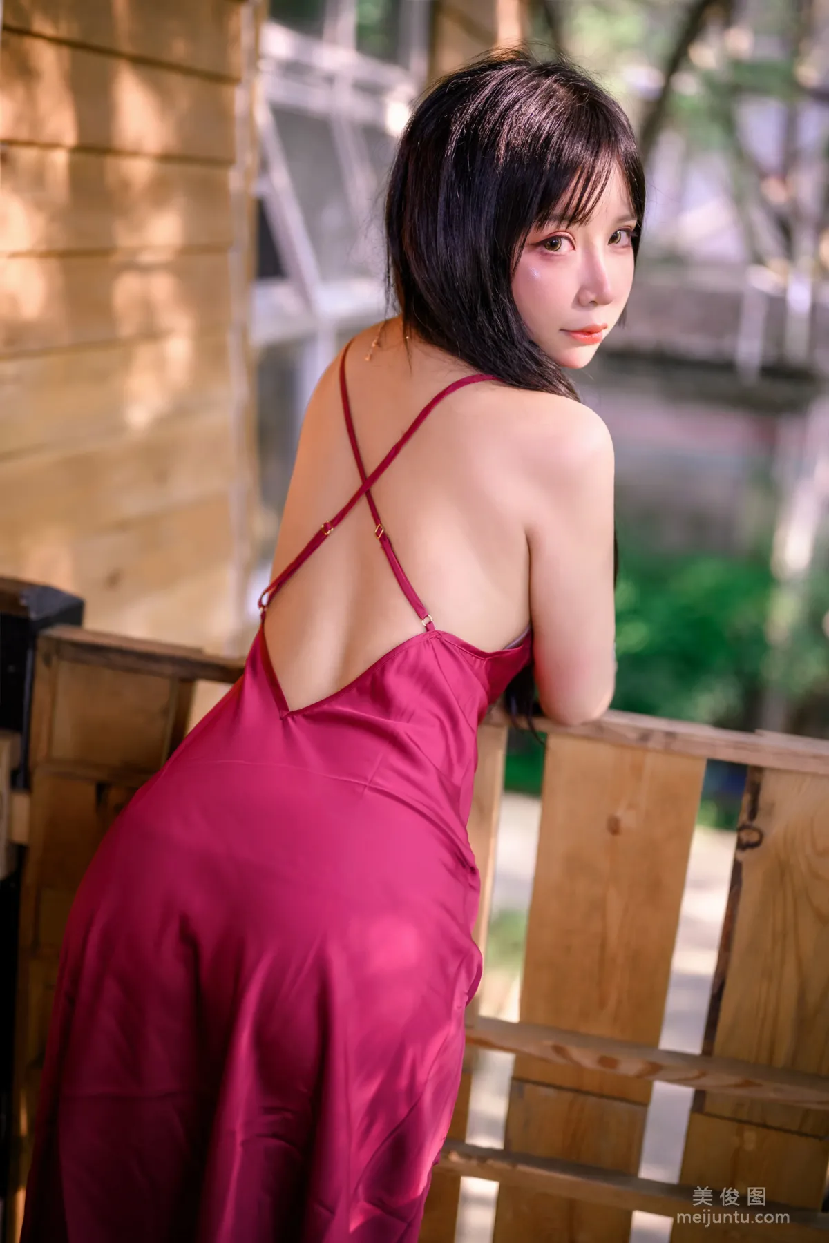 二次元妹子抱走莫子aa 《室外性感》 写真集26