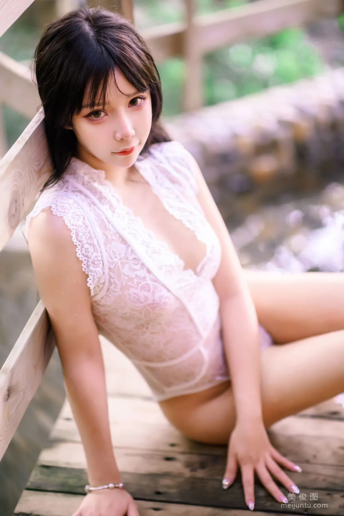 二次元妹子抱走莫子aa 《室外性感》 写真集50