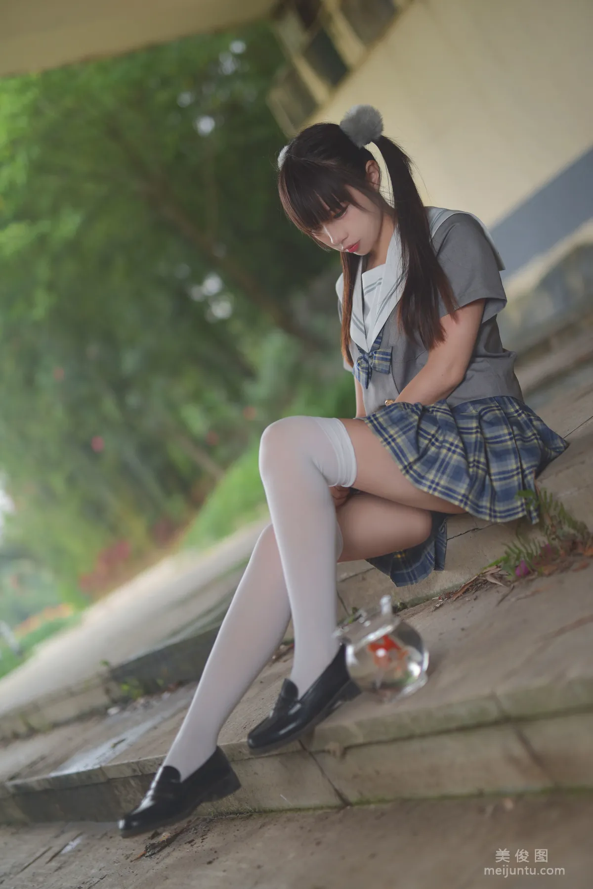 人气Coser二佐Nisa 《JK水手服》 写真集9