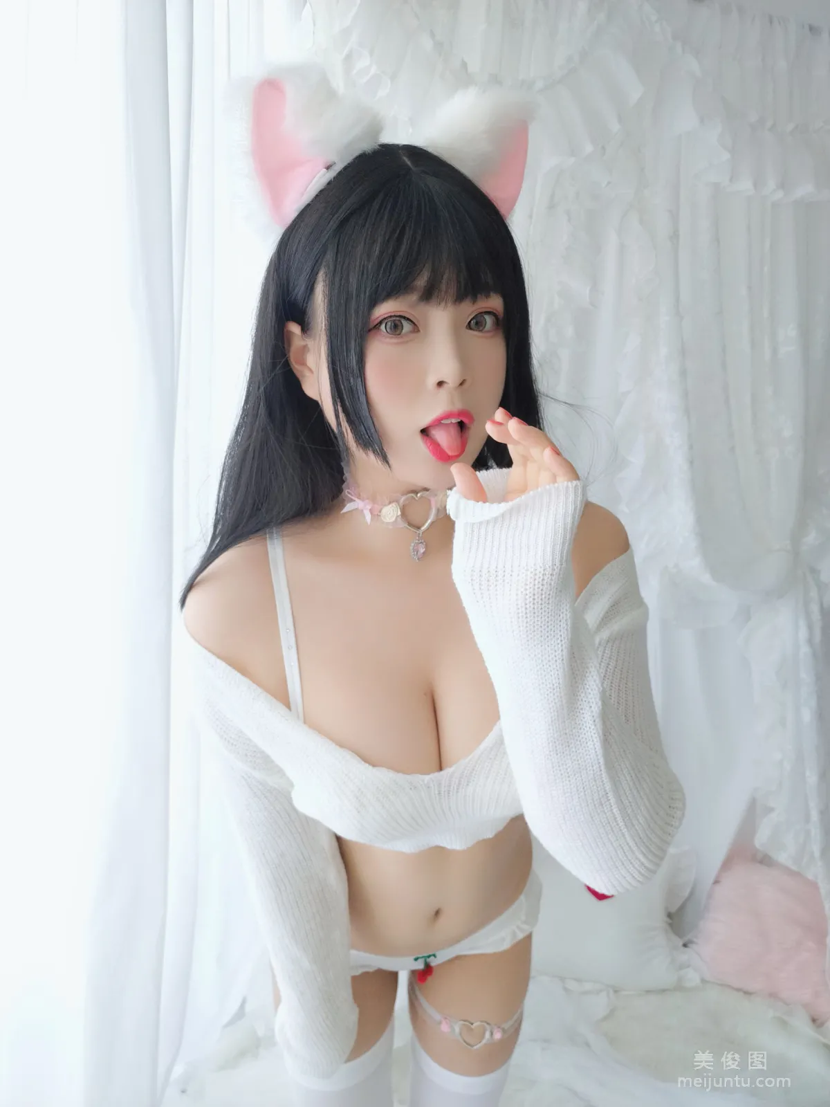 [COS福利] 萌系小姐姐-白烨- 《小奶猫》写真集20