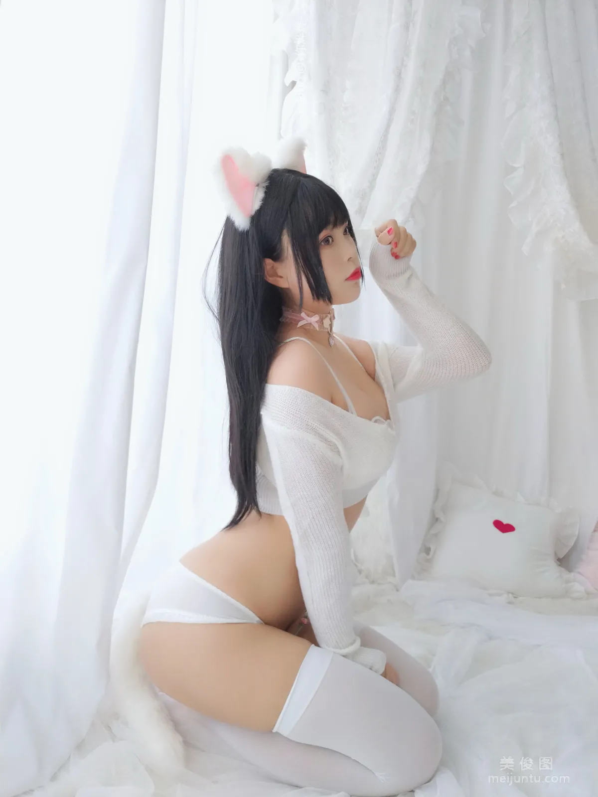 [COS福利] 萌系小姐姐-白烨- 《小奶猫》写真集26