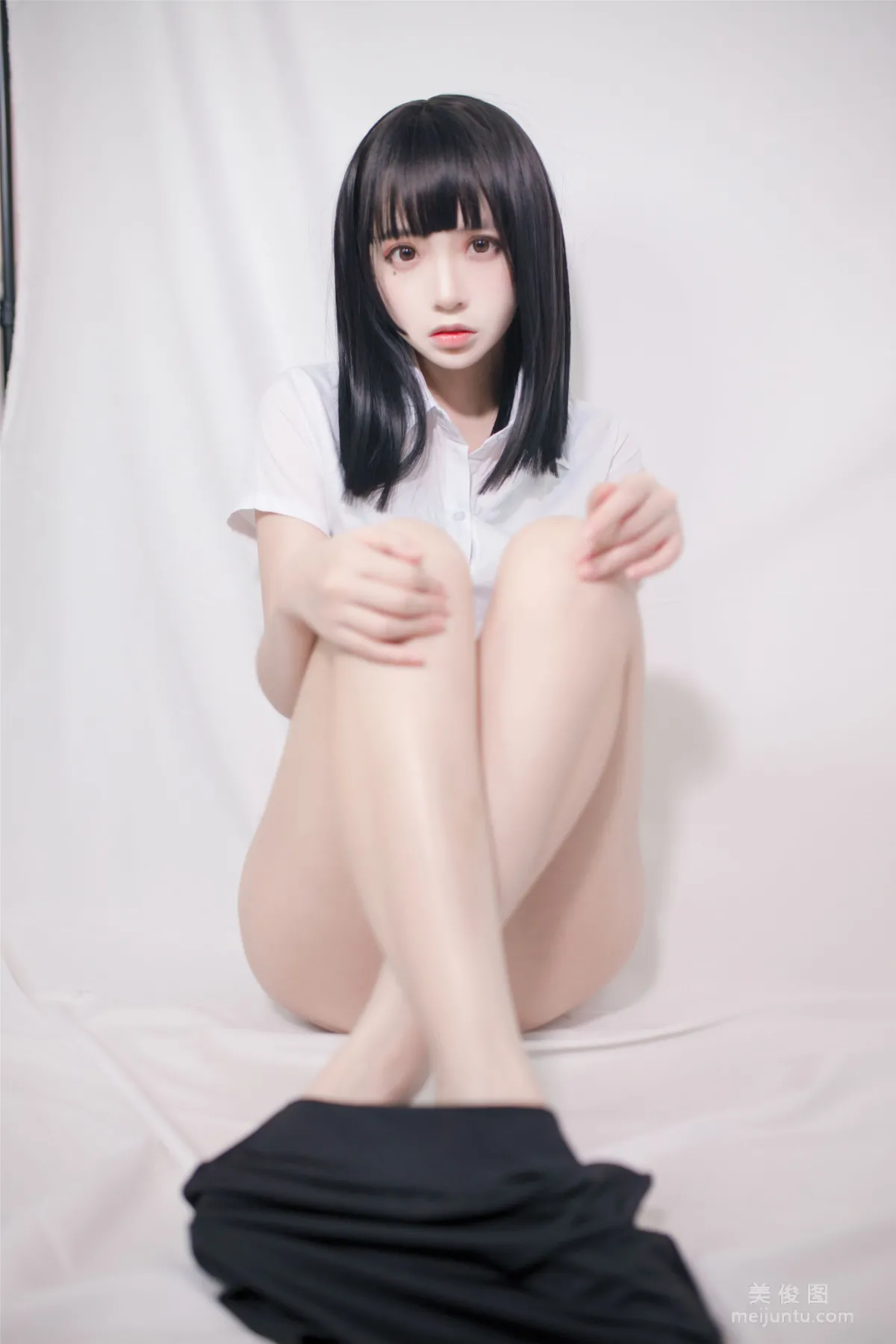 [COS福利] 疯猫ss 《OL制服》 写真集17