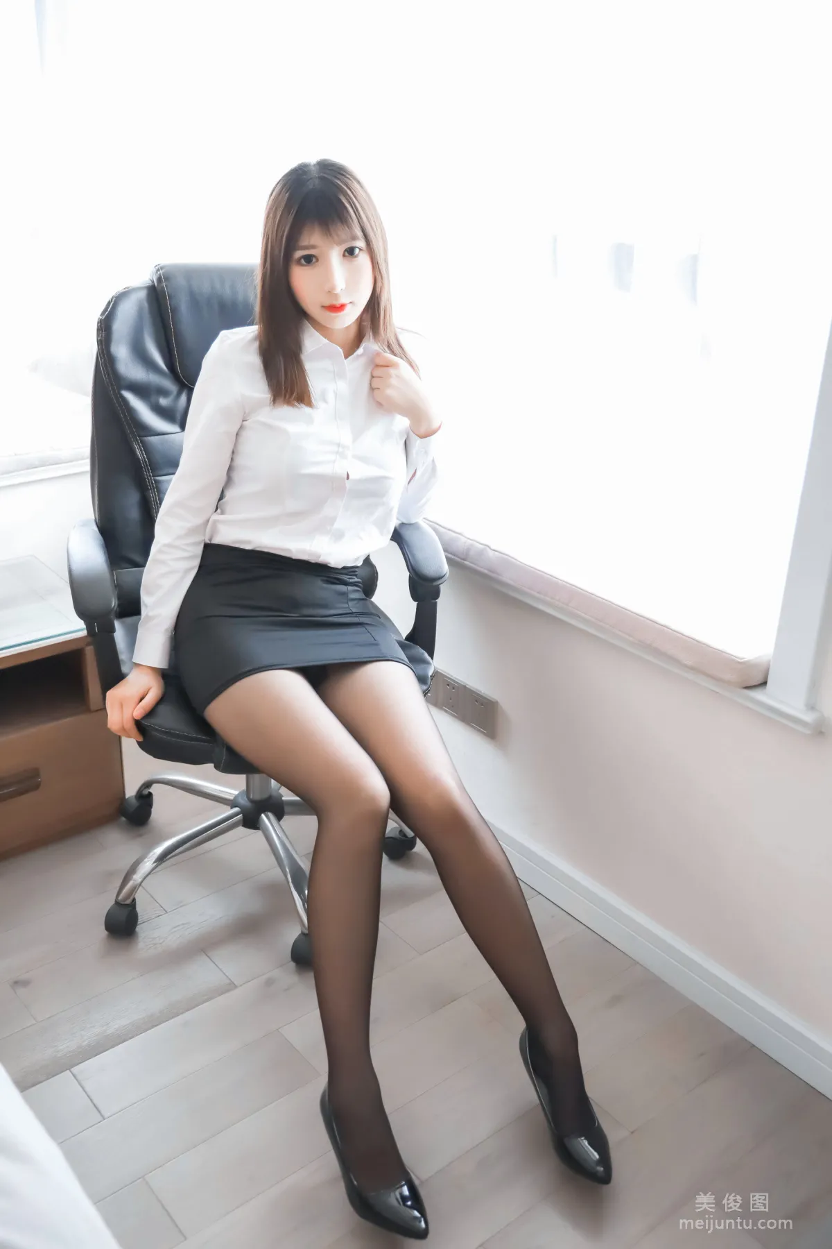 斗鱼主播w黑米粥w 《制服OL》 写真集25