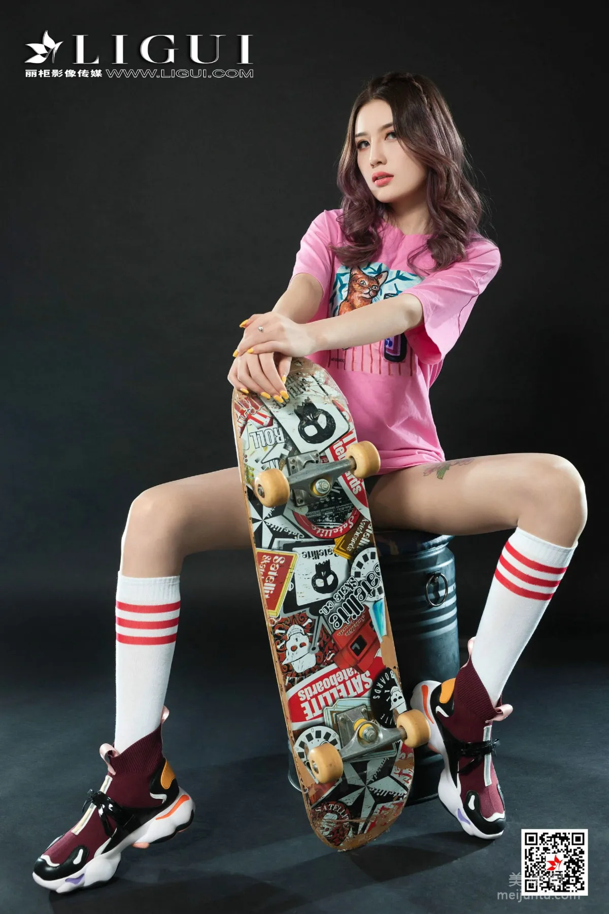 [丽柜Ligui] Model 甜甜 - 滑板车女郎11