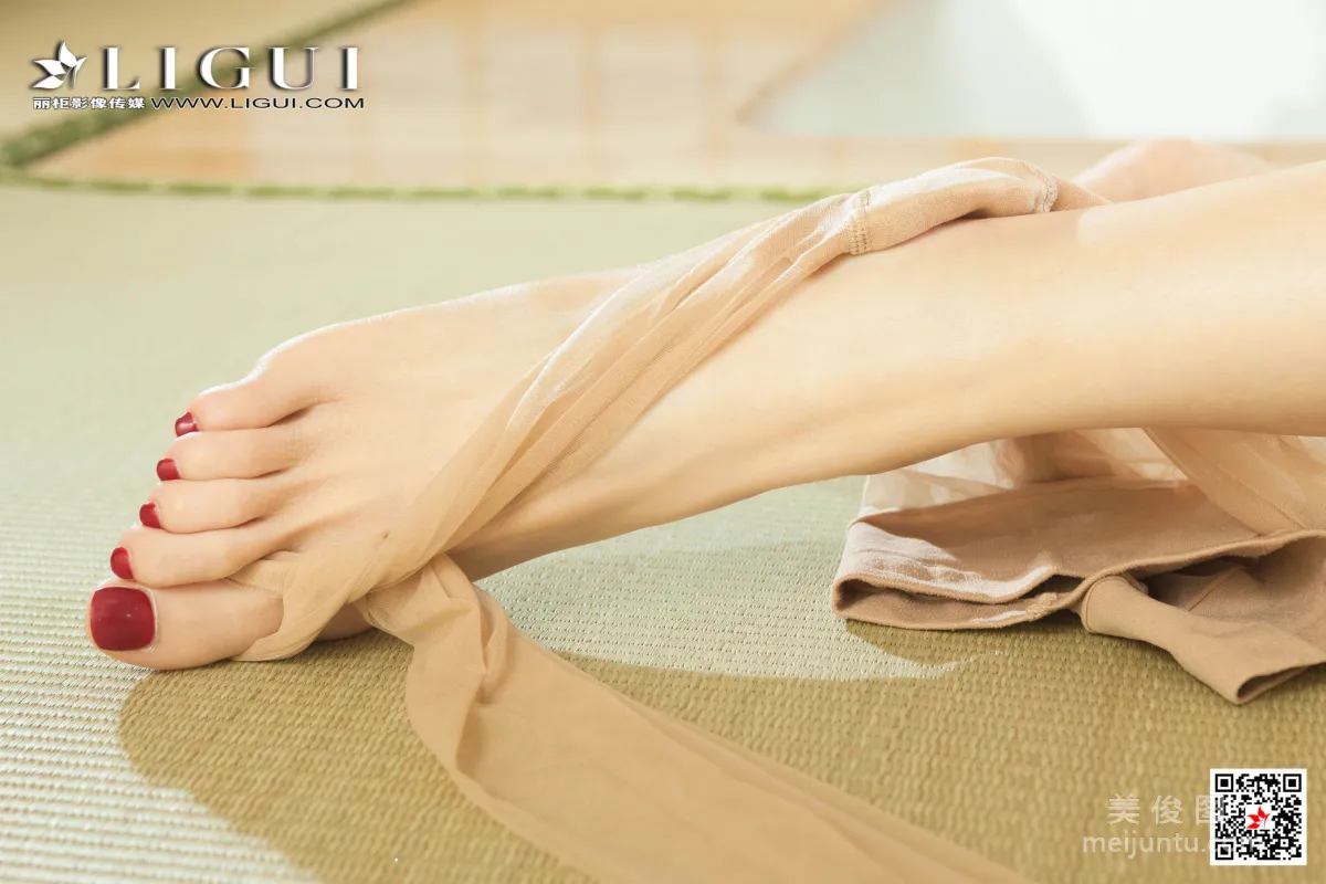 [丽柜Ligui] Model 凉儿 - 猫女制服肉丝美腿69