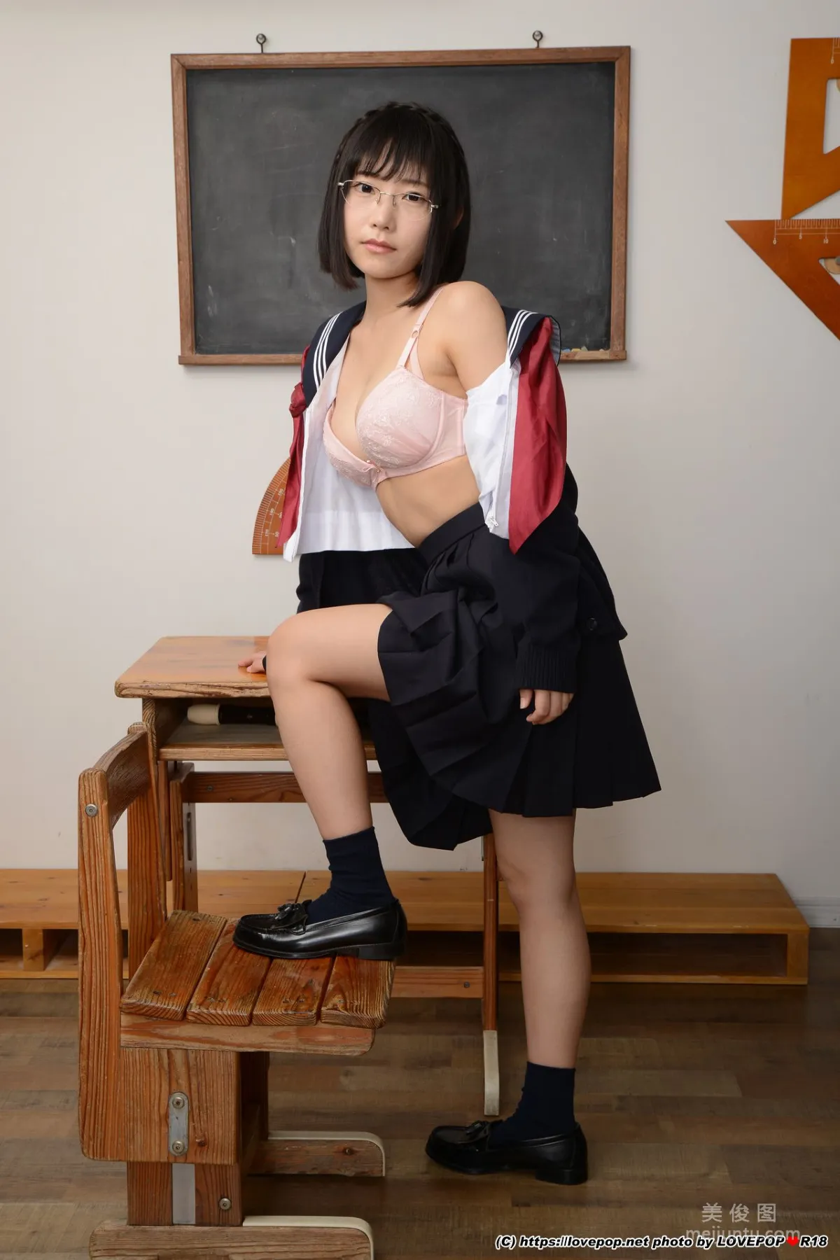 [LOVEPOP] Yui Shirasaka 白坂有以 Photoset 0141