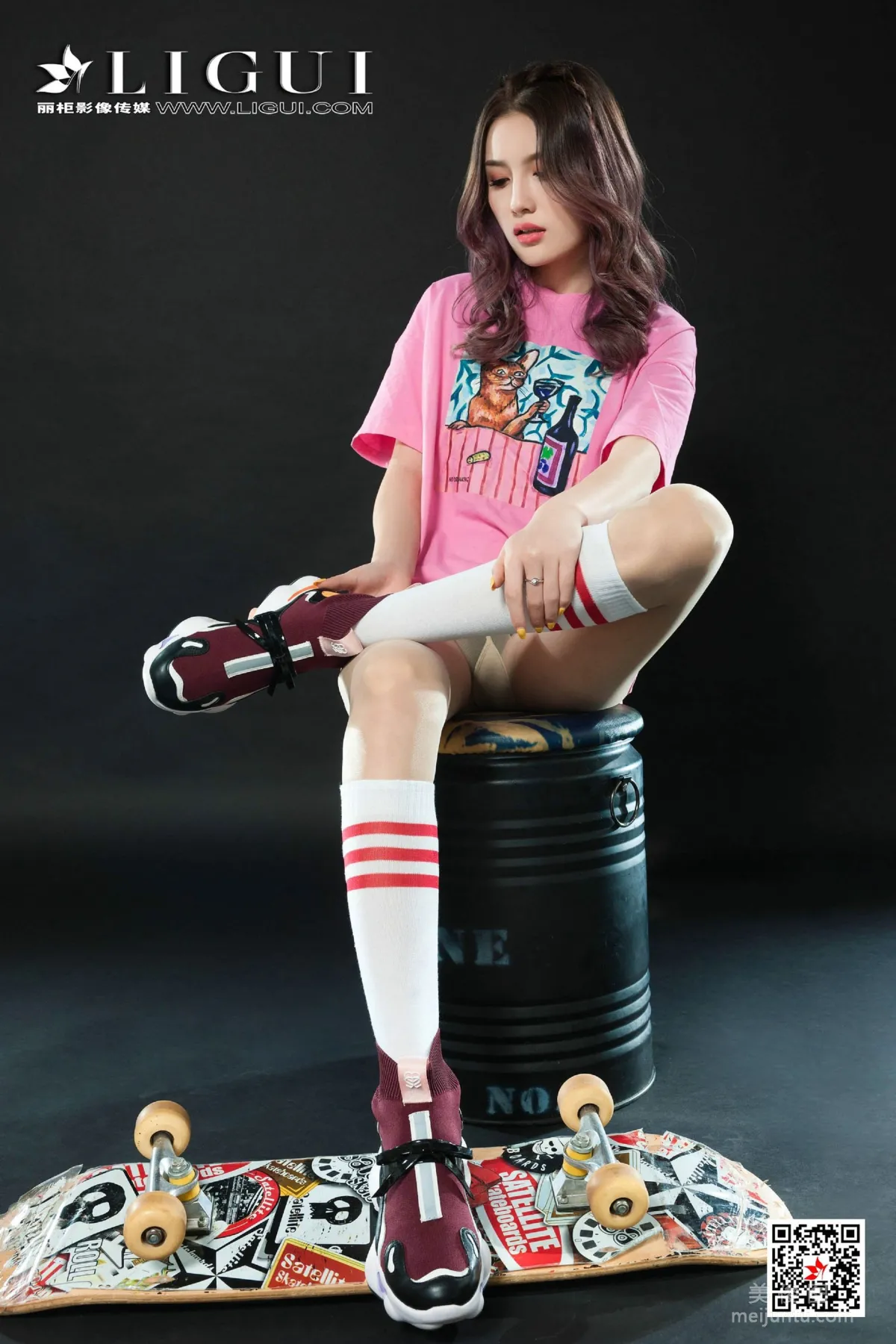 [丽柜Ligui] Model 甜甜 - 滑板车女郎8