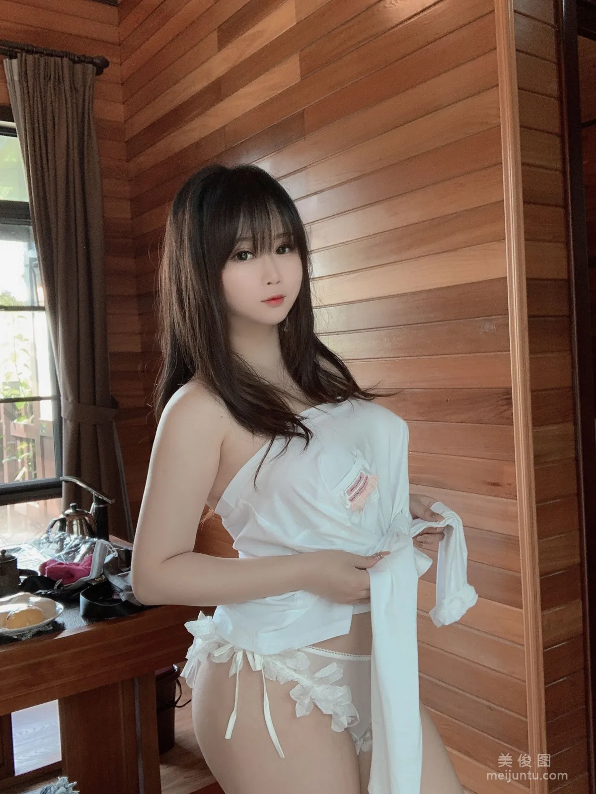 [Cosplay] 蜜桃少女是依酱呀 - 夏日33