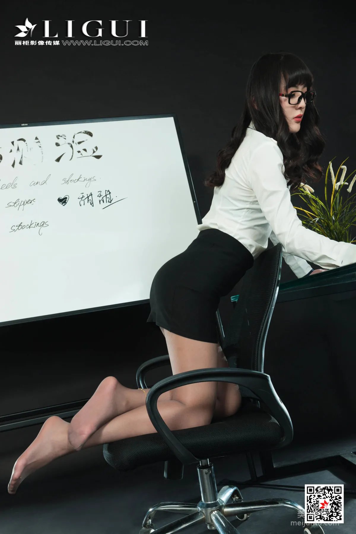 [丽柜Ligui] 网络丽人 Model 芒果 - 灰丝OL长腿秘书31