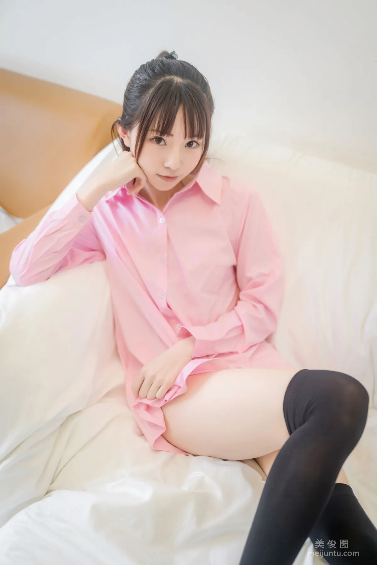 [网红COSER] Kitaro_绮太郎 - 粉色衬衫 写真集33