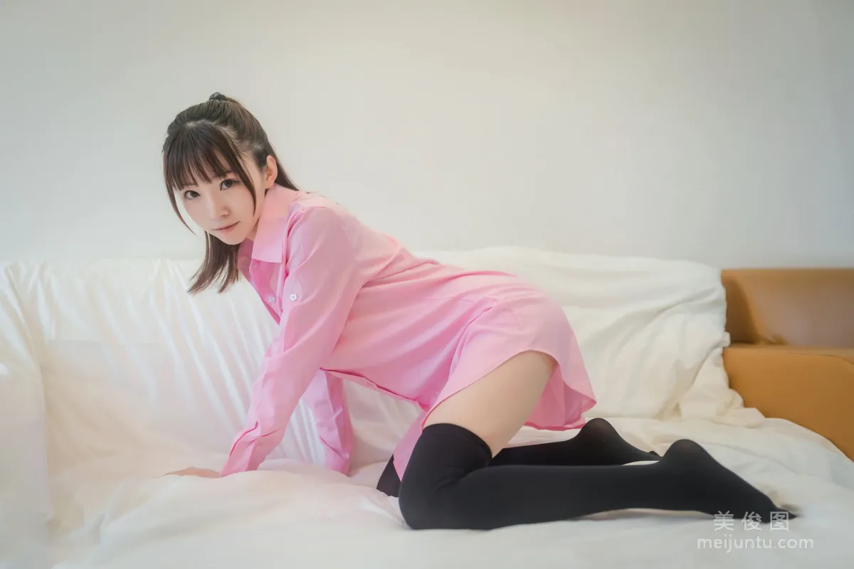 [网红COSER] Kitaro_绮太郎 - 粉色衬衫 写真集12