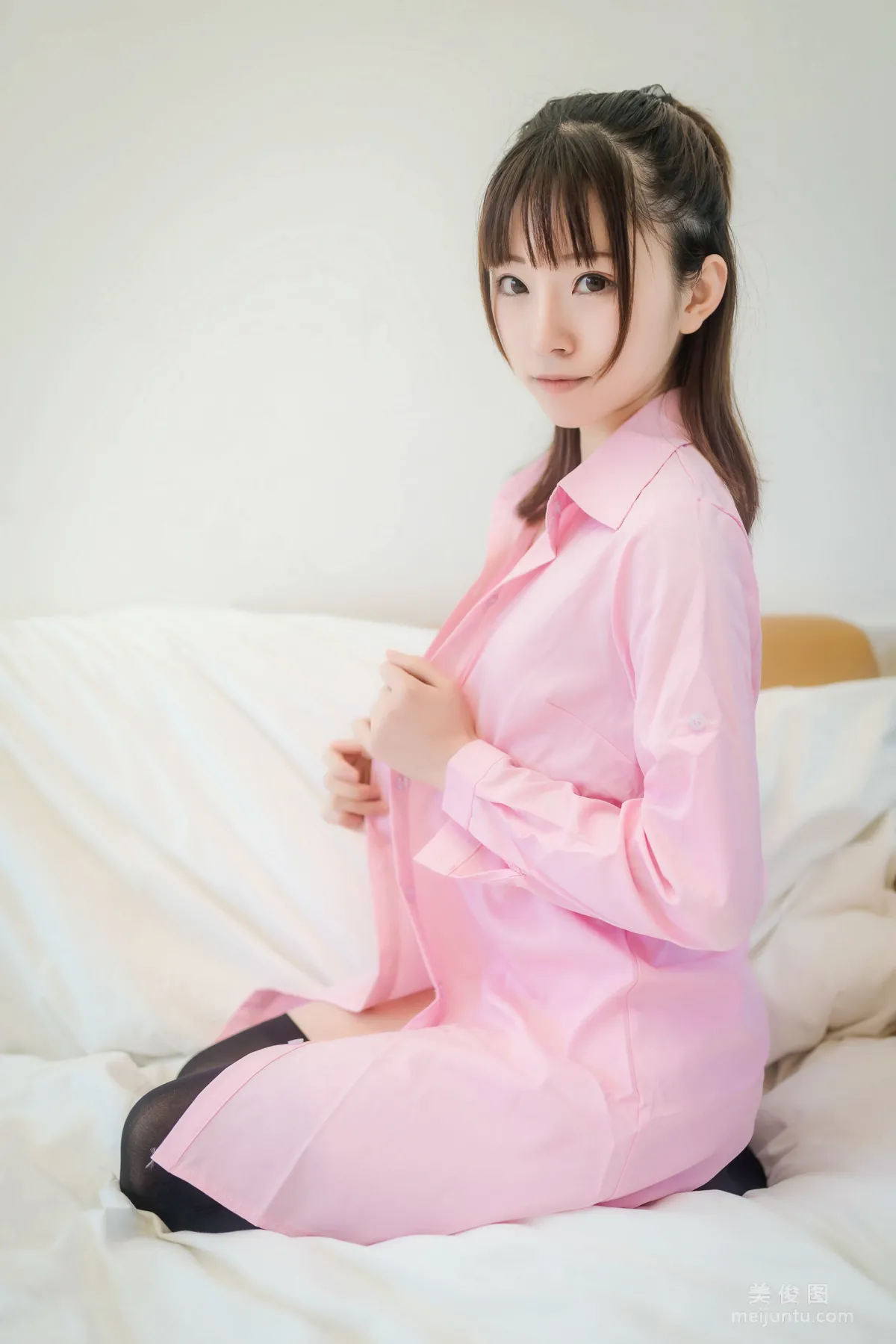 [网红COSER] Kitaro_绮太郎 - 粉色衬衫 写真集30