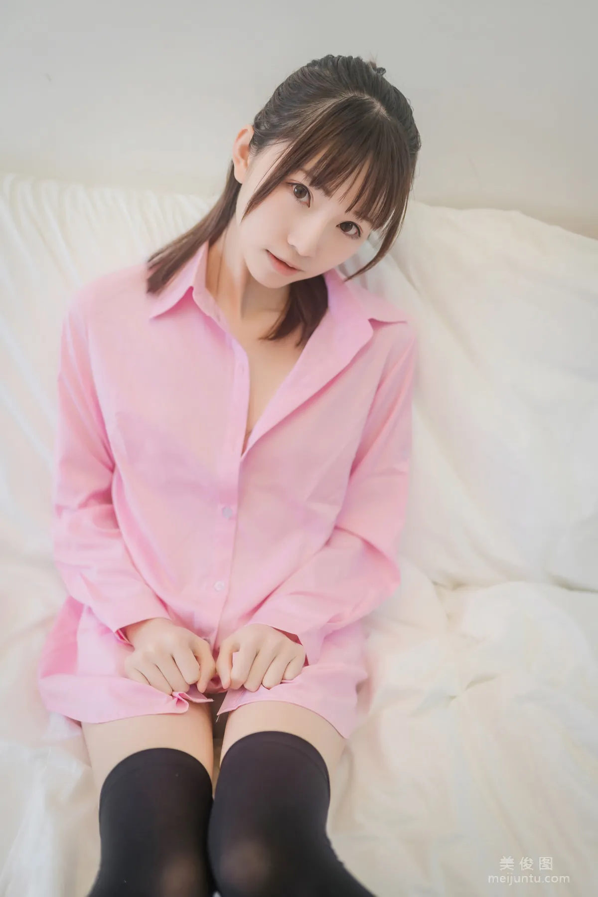 [网红COSER] Kitaro_绮太郎 - 粉色衬衫 写真集2