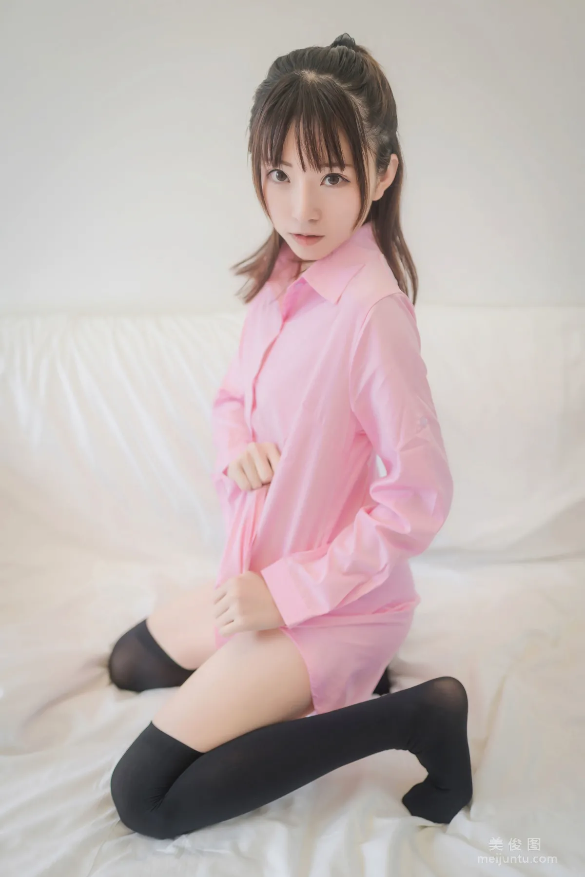 [网红COSER] Kitaro_绮太郎 - 粉色衬衫 写真集37