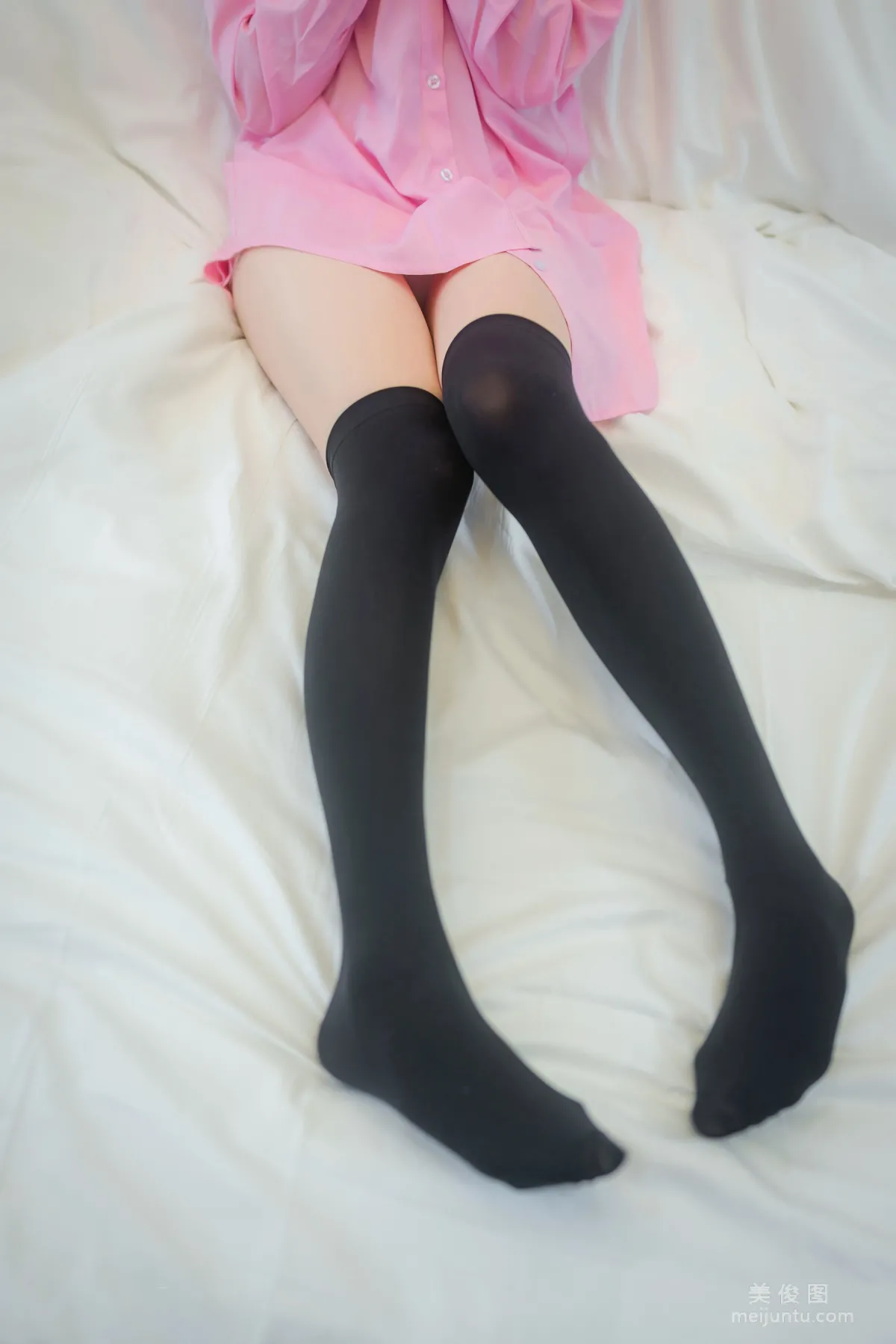 [网红COSER] Kitaro_绮太郎 - 粉色衬衫 写真集9