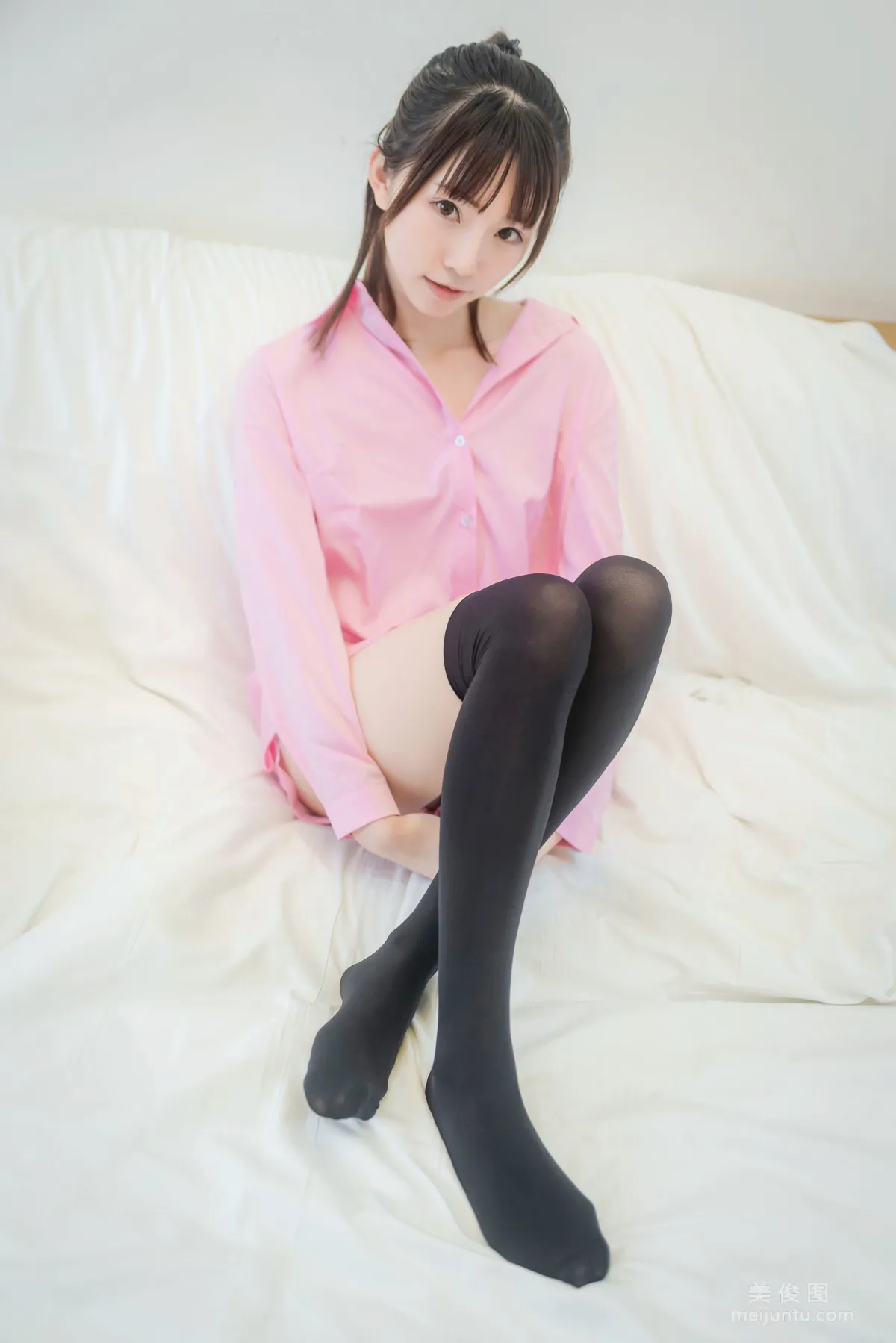 [网红COSER] Kitaro_绮太郎 - 粉色衬衫 写真集10