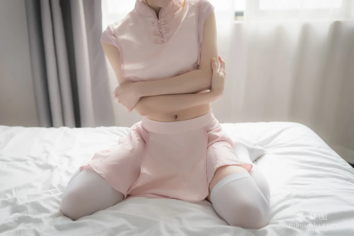 [网红COSER] Kitaro_绮太郎 - 粉色团子 写真集27