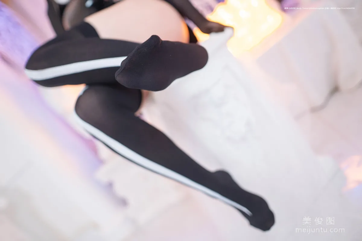 [网红COSER] 皮皮奶可可爱了啦 - 系带修女 写真集35