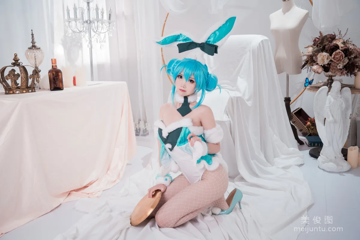 [网红COSER] 面饼仙儿 - 初音兔女郎 写真集10