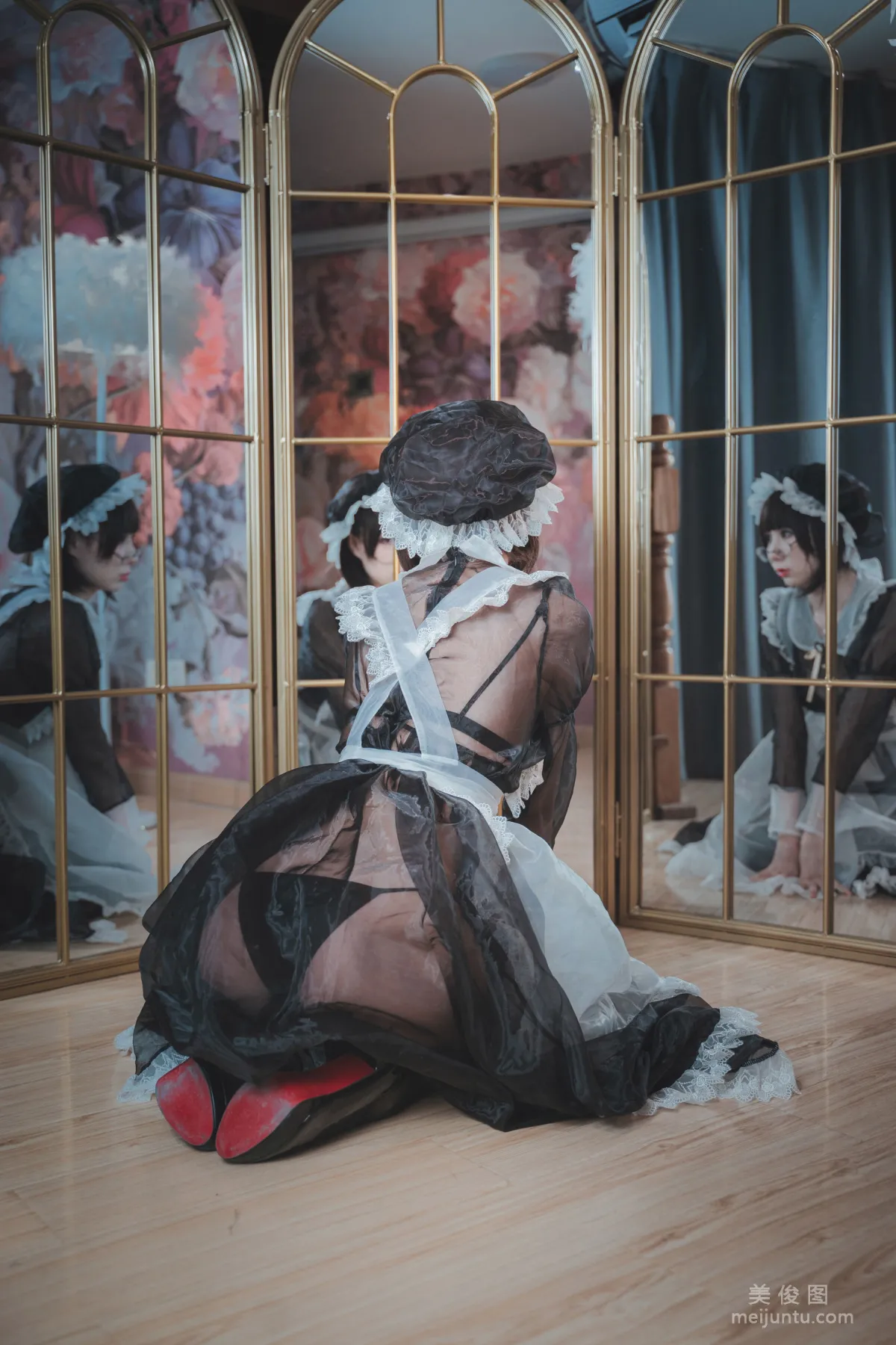 [网红COSER] 西园寺南歌 - 透明女仆 写真集39