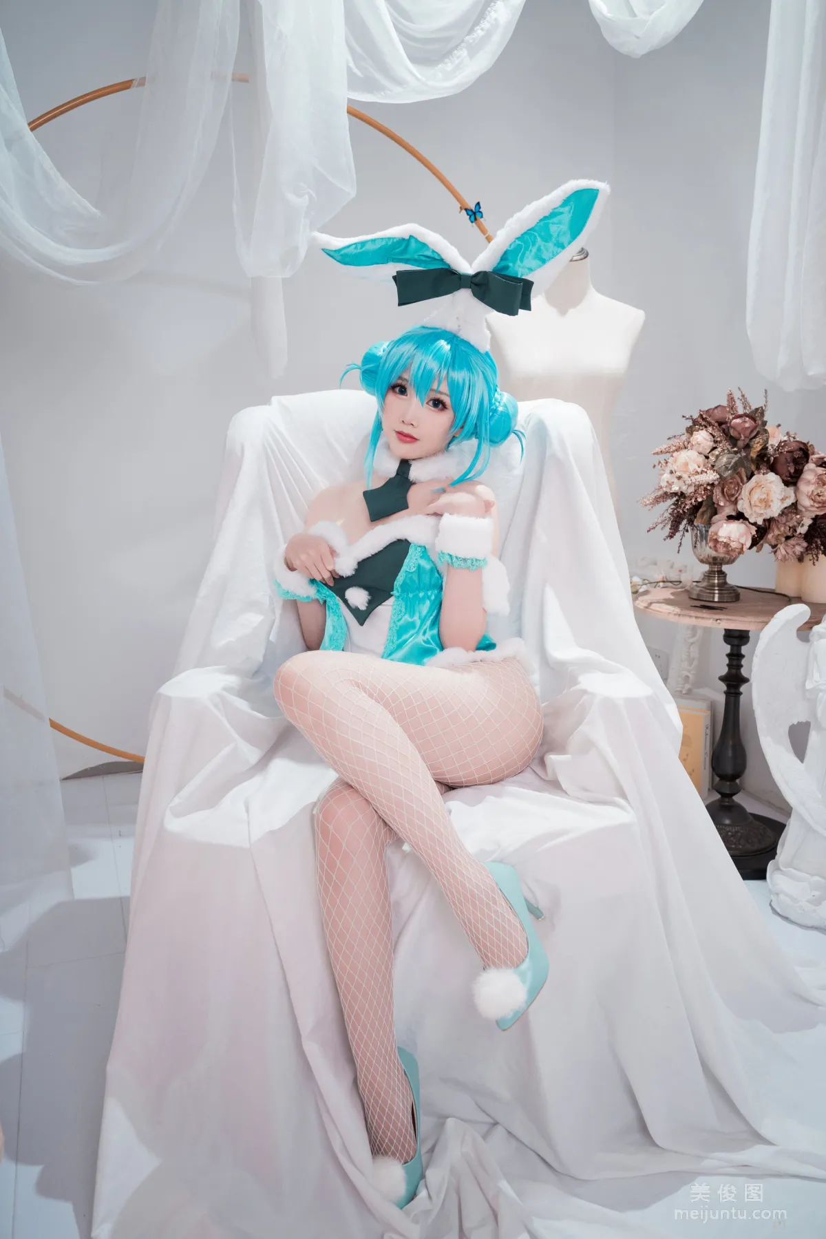 [网红COSER] 面饼仙儿 - 初音兔女郎 写真集15