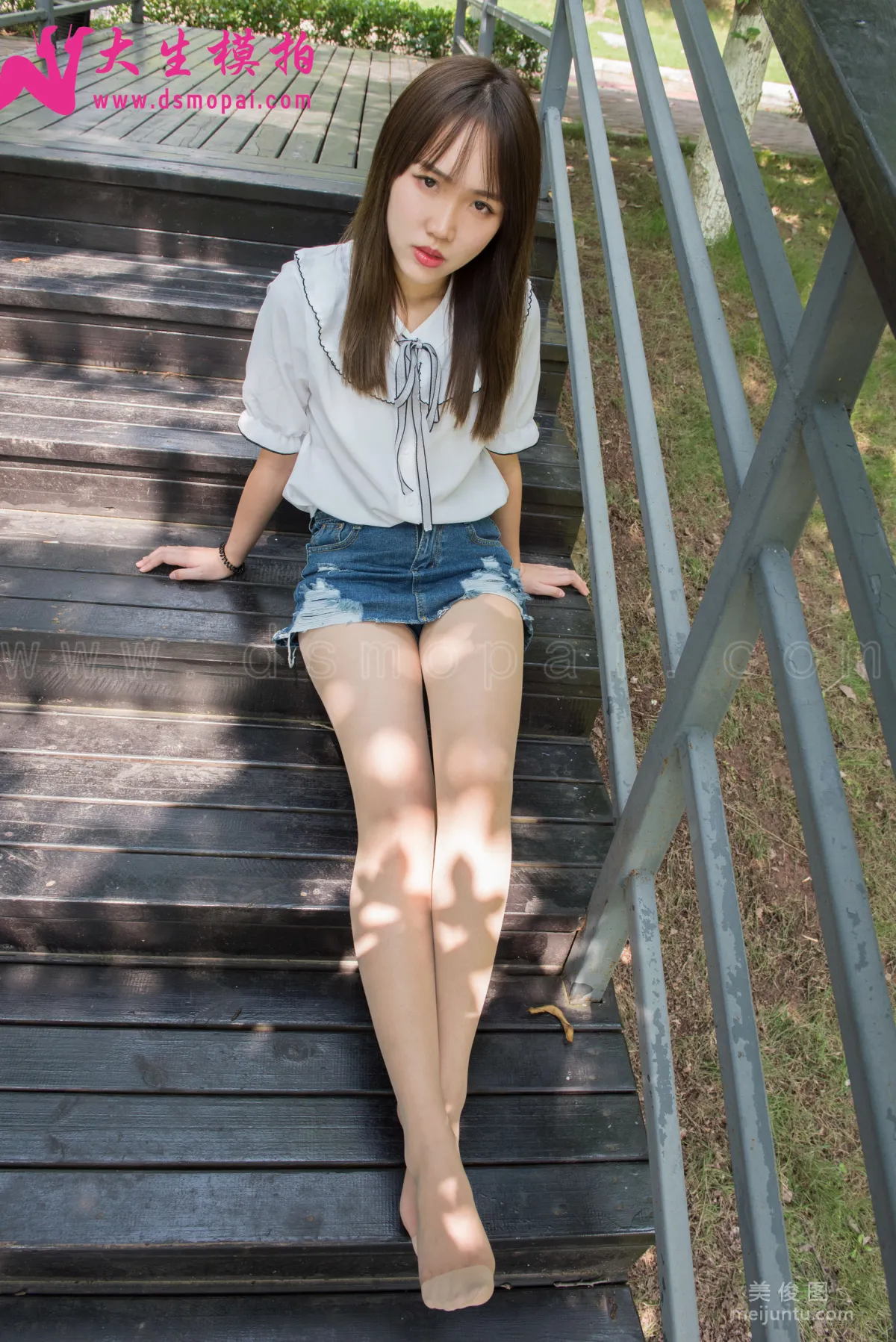 [大生模拍] No.137 婉菱 - 公园里的短裙肉丝52