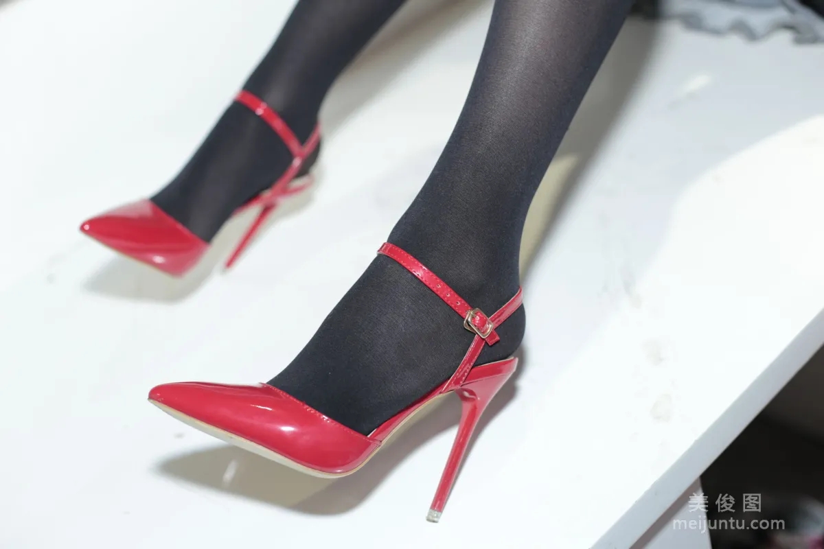 [奈丝] NO.077 猫璃 - 纯黑的丝 正红的鞋7