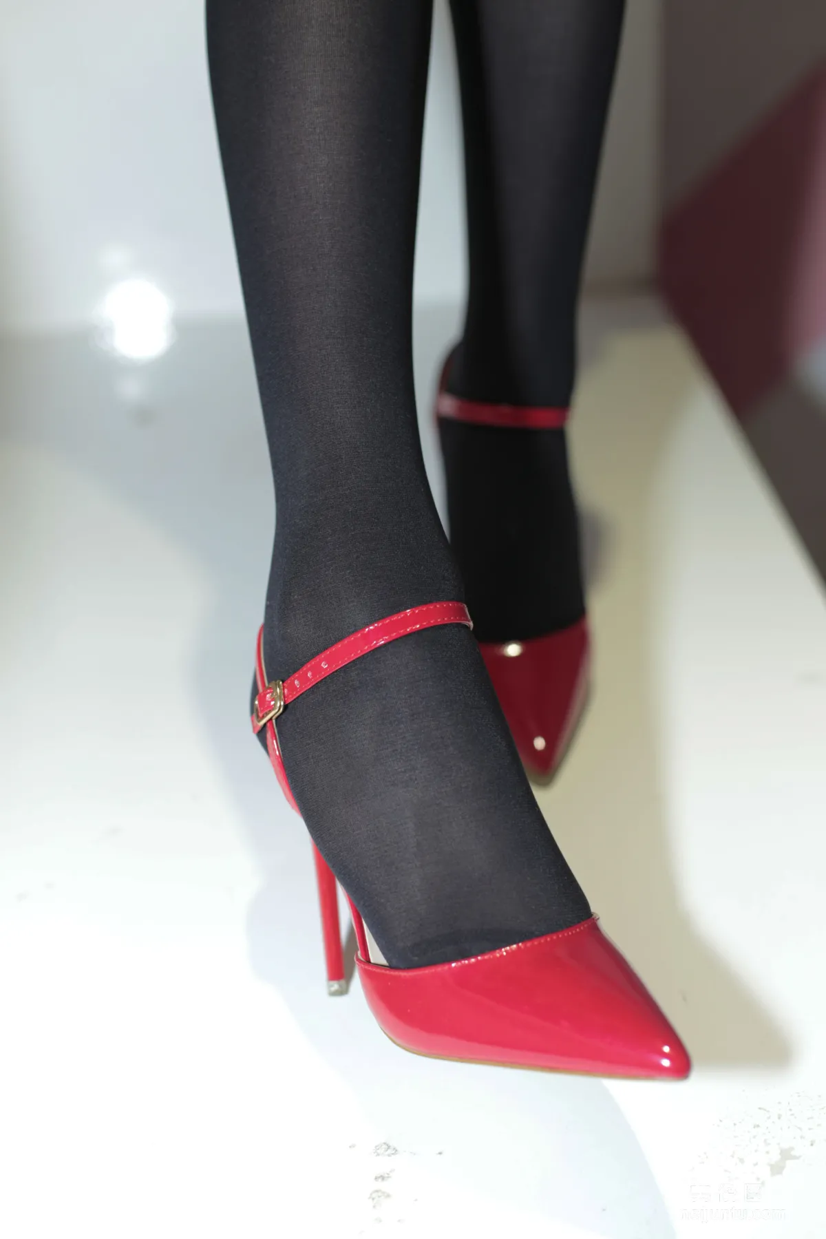 [奈丝] NO.077 猫璃 - 纯黑的丝 正红的鞋12