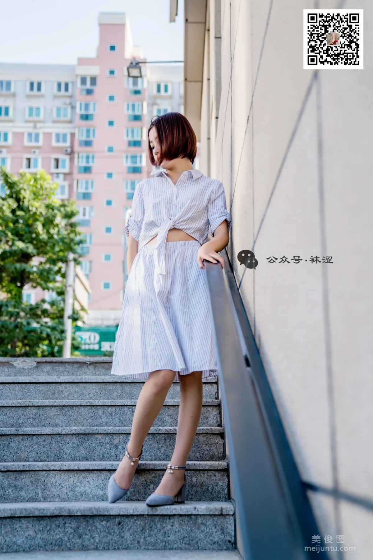 [袜涩] VOL.011  肉色丝袜白色连衣裙 写真套图31