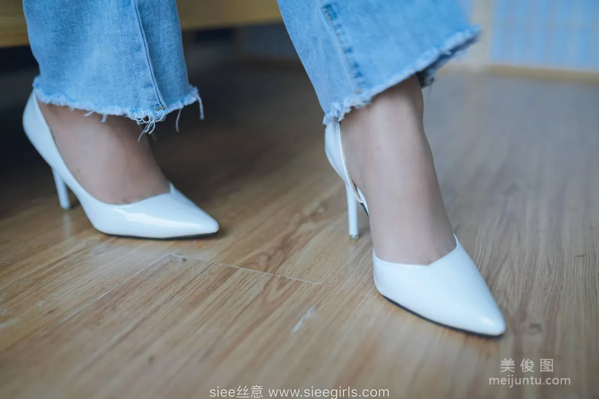 [丝意SIEE] No.471 文文 - 白色高跟鞋，裤里丝5