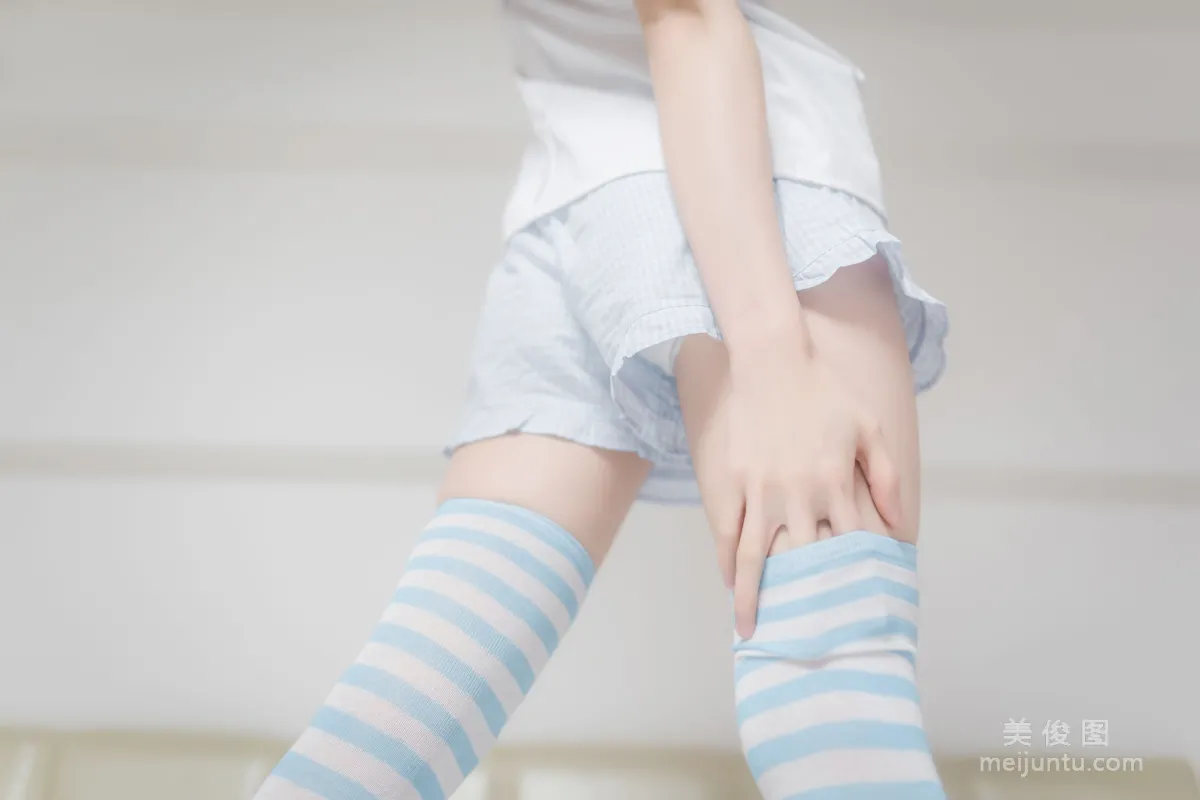 [Cosplay] Kitaro_绮太郎 - 蓝白条纹袜42