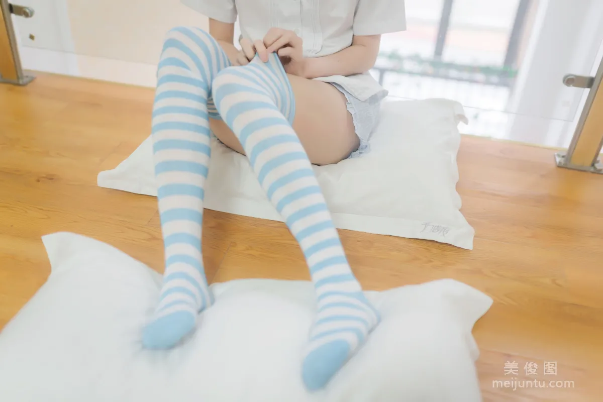[Cosplay] Kitaro_绮太郎 - 蓝白条纹袜6