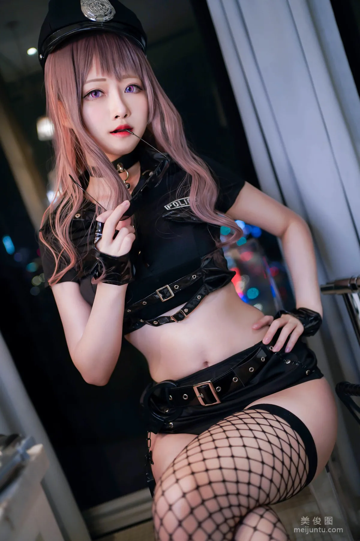 [Cosplay] Arty亞緹 - 女警网袜 写真套图2