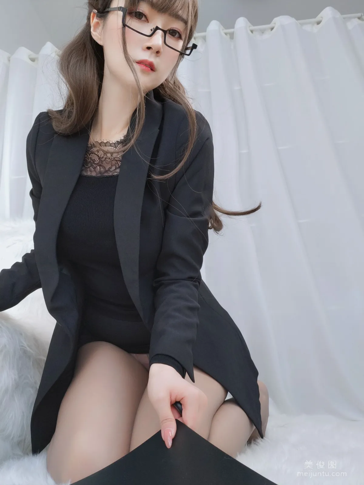 Coser小姐姐白银81 - 黑西服26