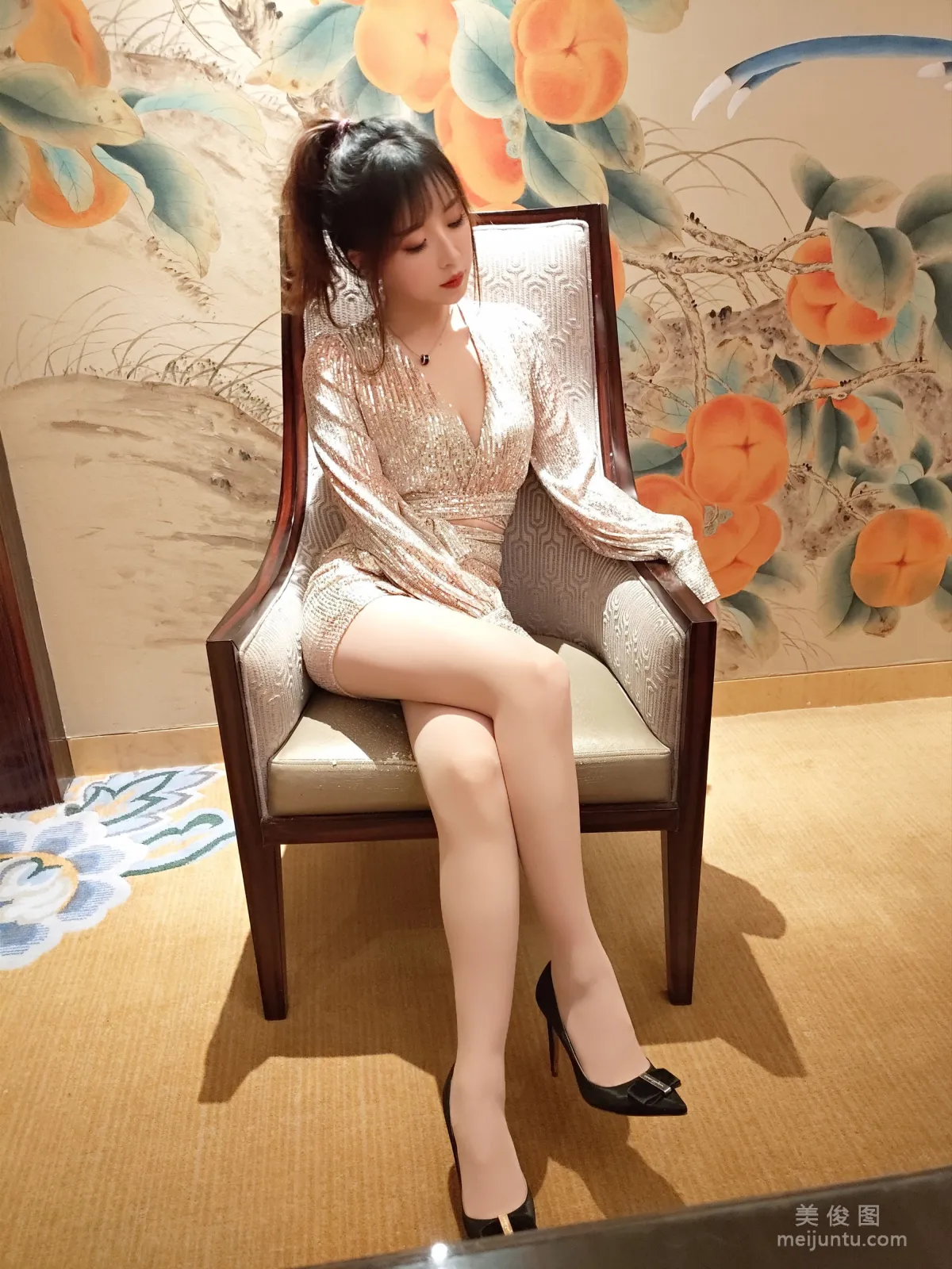 [COS写真] 小女巫露娜 - 亮片裙肉丝5