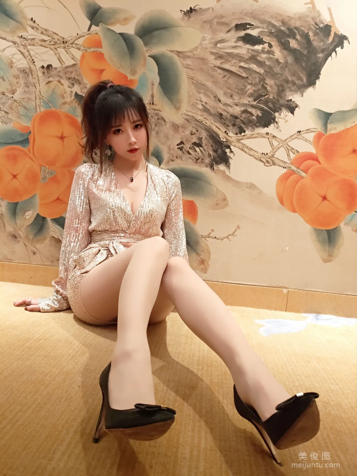 [COS写真] 小女巫露娜 - 亮片裙肉丝10
