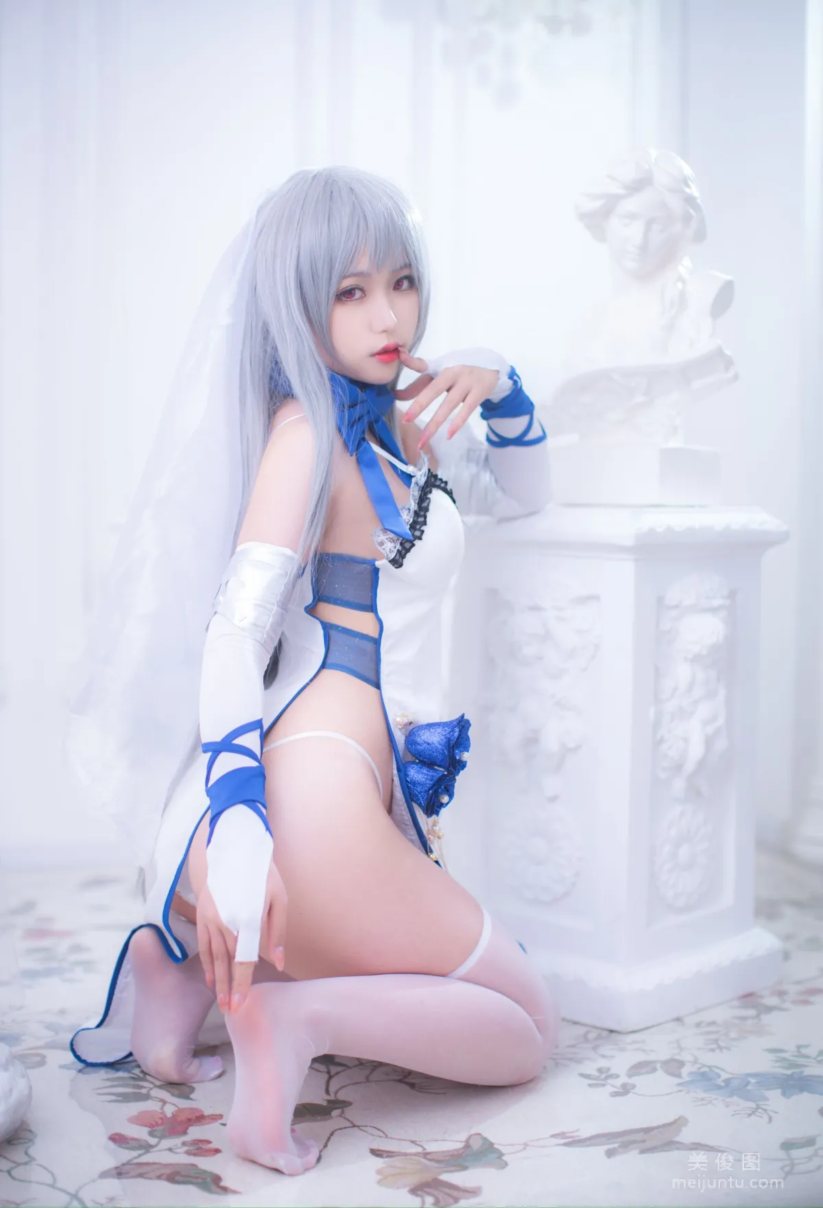 [网红COSER] 一北亦北 - 路易九世礼服  写真套图9