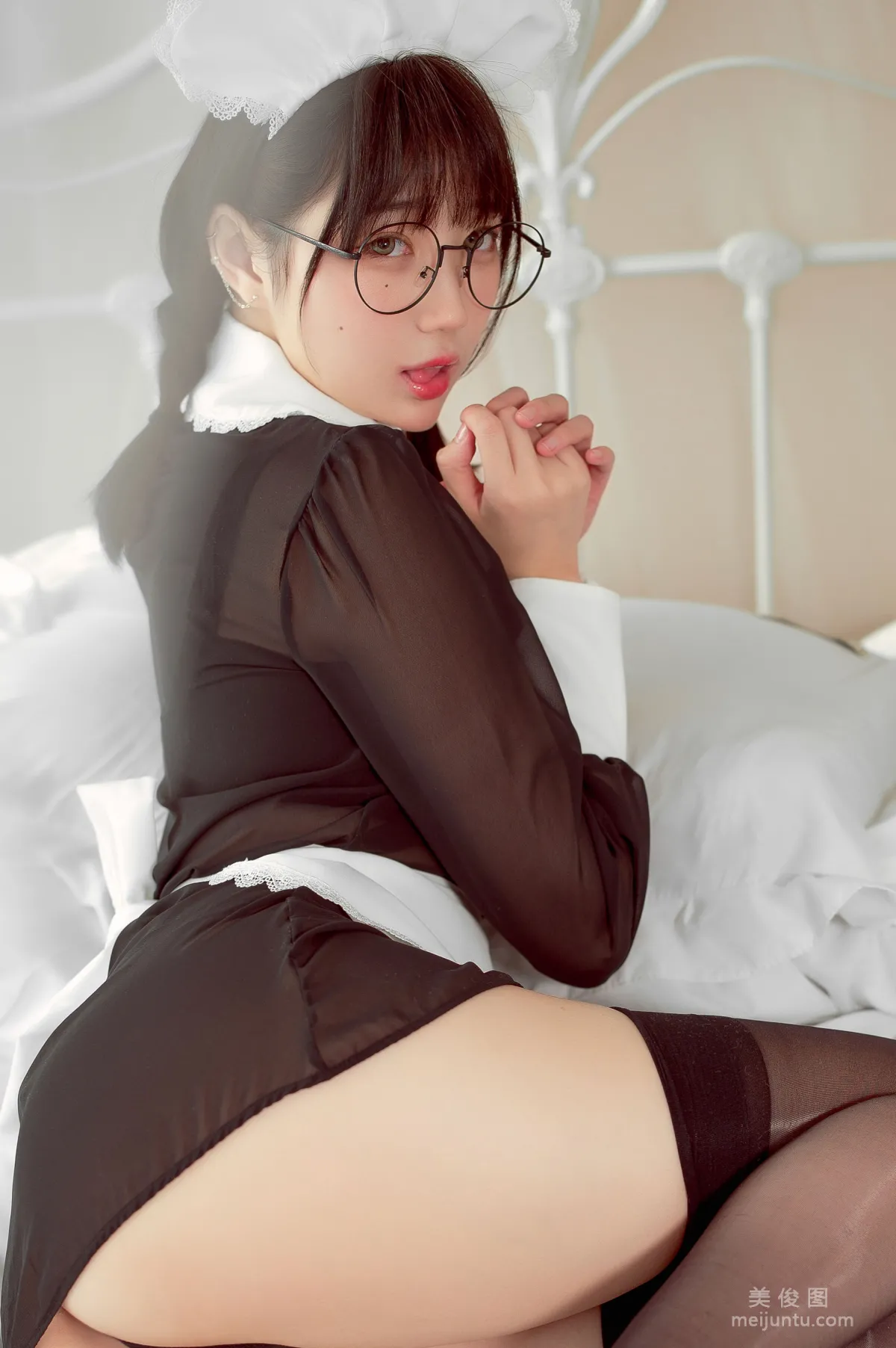 [网红COSER] 周叽是可爱兔兔 - 眼镜女仆27