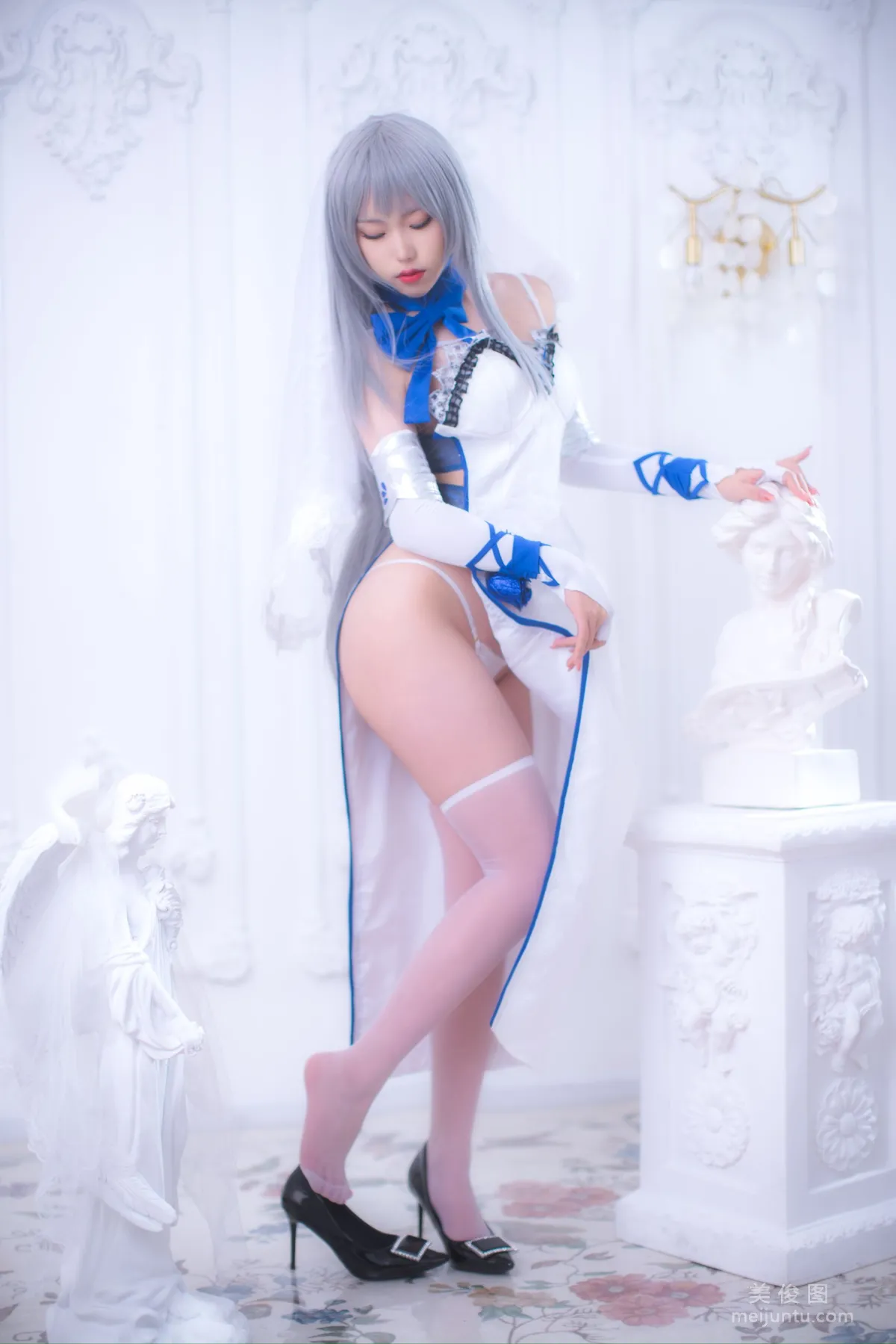 [网红COSER] 一北亦北 - 路易九世礼服  写真套图10