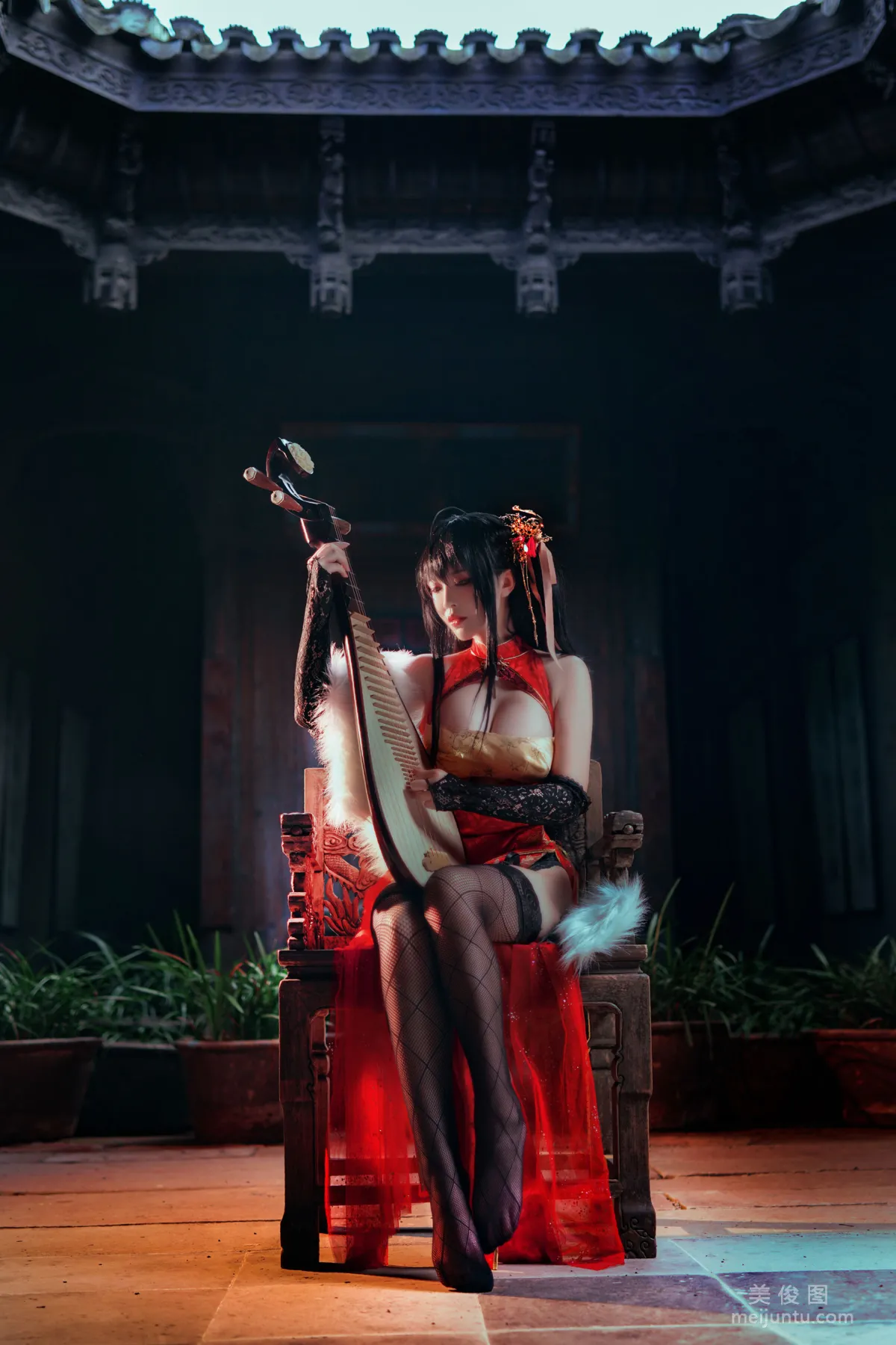 [网红COSER] 半半子 - 大凤旗袍  写真套图2