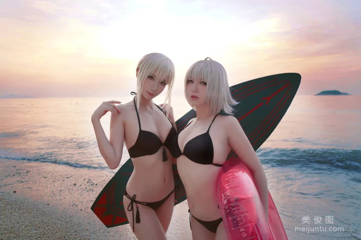 [网红COSER] 半半子&索索sophia - 海边泳装14