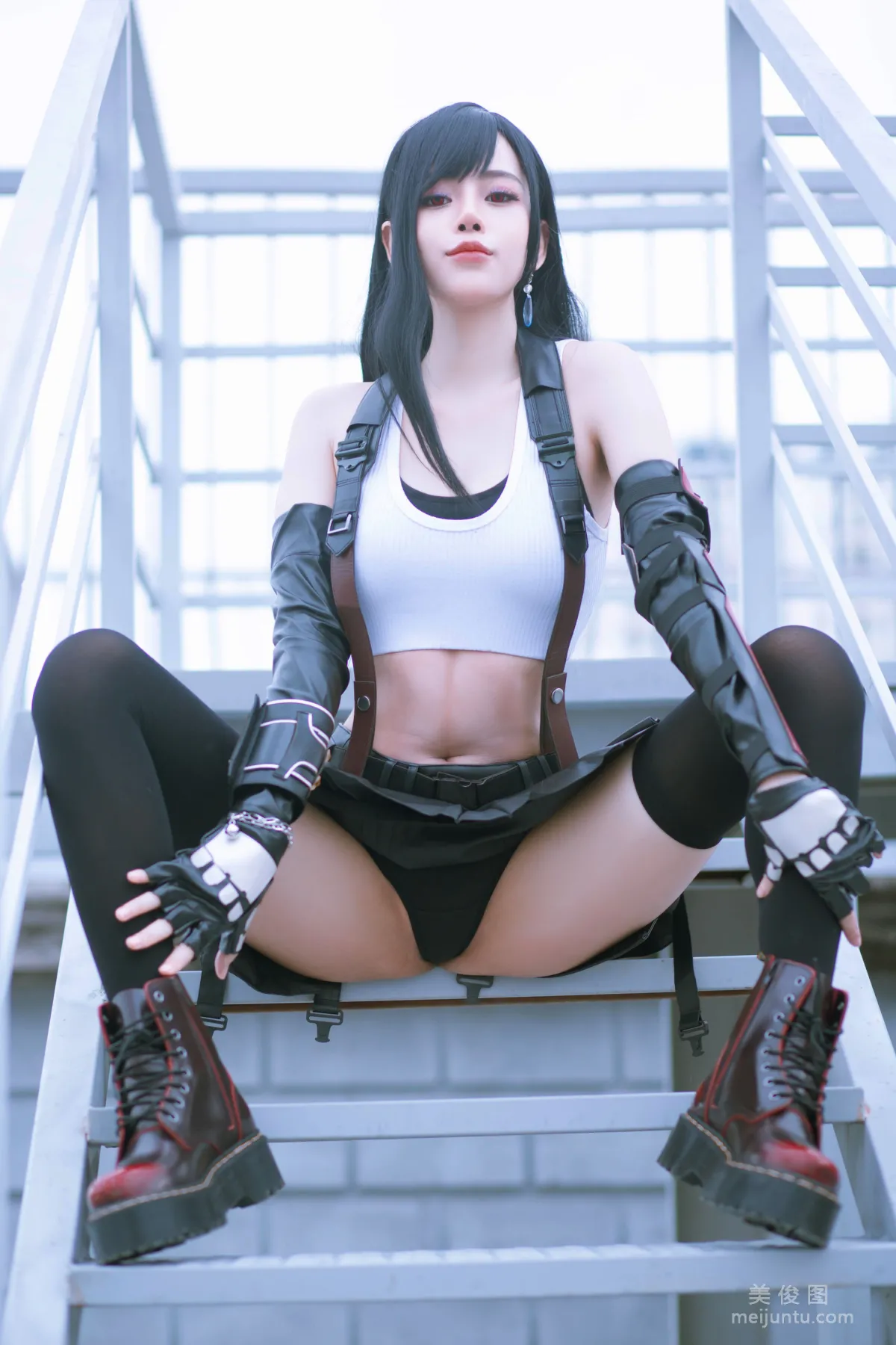 [网红COSER] 日本性感萝莉Byoru - Tifa  写真套图5